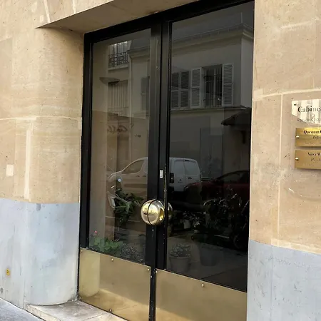 Calme Et élégance Parigi